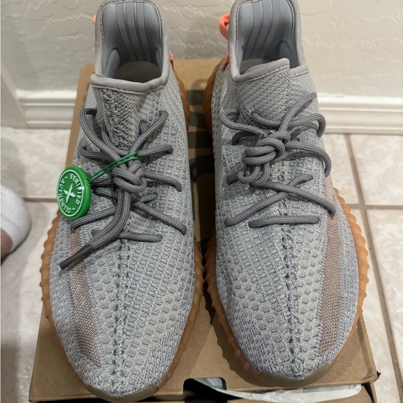 Yeezy boost 350 v2 true form size 10 - Picture 3 of 5